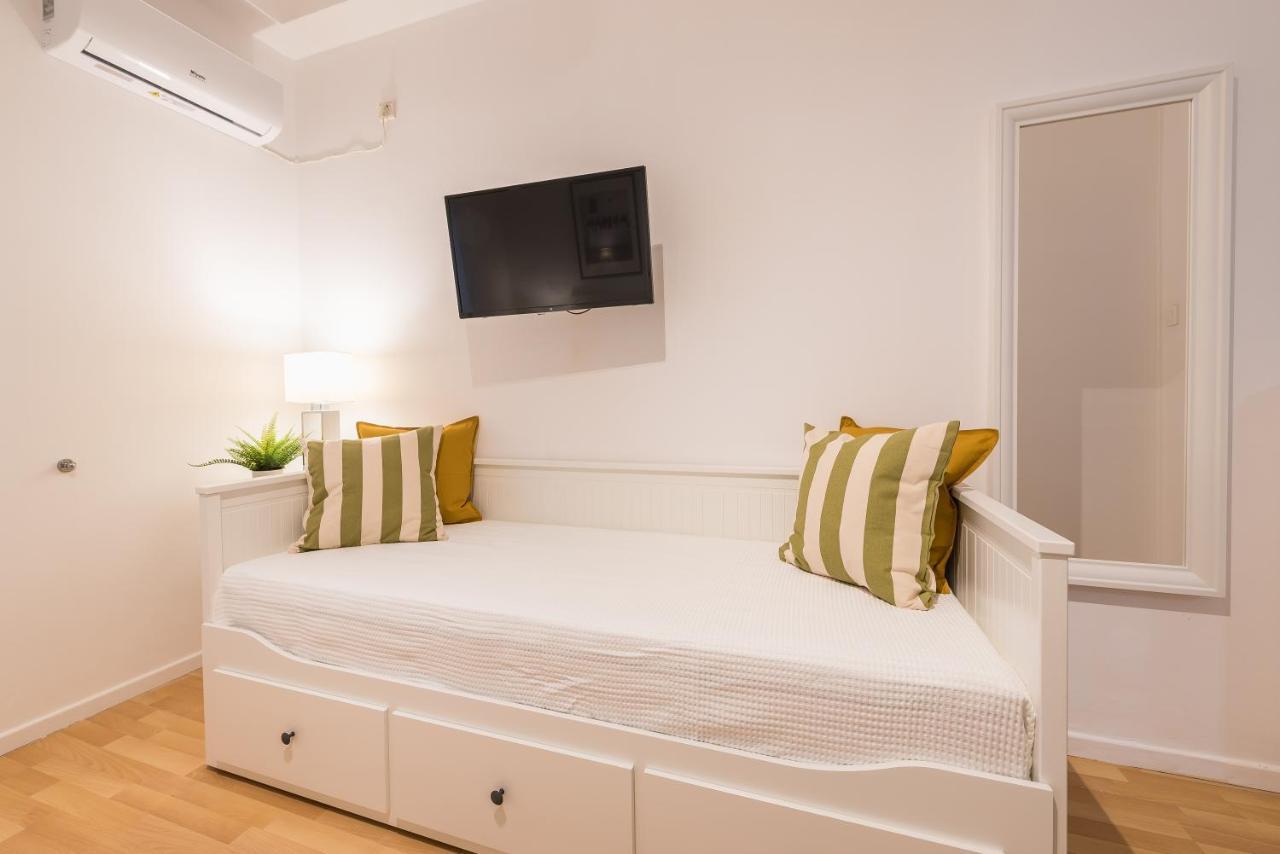 Apartment At Megaro Mousikis St Semi Basement 1Bed 2 Pers Atena Exterior foto